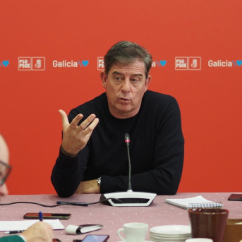 El secretario xeral del PSdeG, José Ramón Gómez Besteiro, en rueda de prensa en la Cámara gallega. PSDEG El secretario xeral del PSdeG, José Ramón Gómez Besteiro, en rueda de prensa en la Cámara gallega. PSDEG