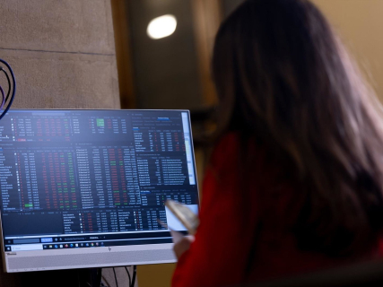 (Foto de ARCHIVO) Un panel del IBEX 35 en el Palacio de la Bolsa de Madrid EDUARDO PARRA / EUROPA PRESS