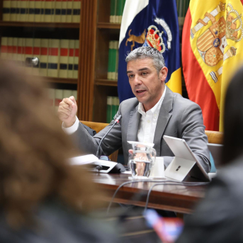 Canarias reparte 14,6 millones en ayudas FEMPA-Poseican a la pesca en 2025