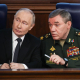 El presidente ruso, Vladimir Putin, y el jefe del Estado Mayor de las FFAA, Valeri Gerasimov. Europa Press/Contacto/Mikhail Tereshchenko