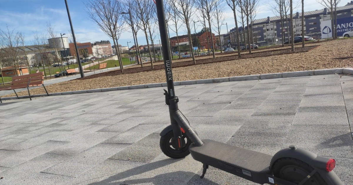 Electric scooters: prohibited to drive them until age 15 and a single rule for all of Spain