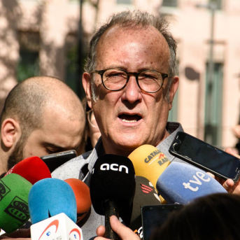 El presidente de Òmnium, Xavier Antich, atiende a los medios de comunicación en una imagen de archivo. Alberto Paredes - Europa Press