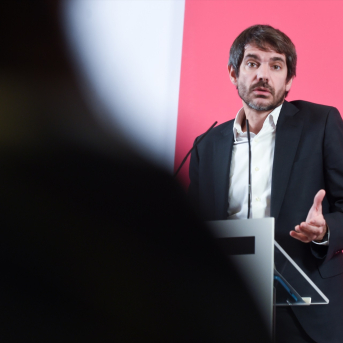 Imagen de archivo del ministro de Cultura, Ernest Urtasun, durante una rueda de prensa de Sumar | Gustavo Valiente (Europa Press). Imagen de archivo del ministro de Cultura, Ernest Urtasun, durante una rueda de prensa de Sumar | Gustavo Valiente (Europa Press).