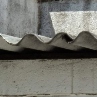 Restos de amianto en un tejado EUROPA PRESS