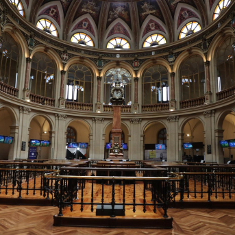 Una de las instalaciones del Palacio de la Bolsa de Madrid con paneles del IBEX, a 27 de julio de 2021, en Madrid, (España). Marta Fernández Jara - Europa Press Una de las instalaciones del Palacio de la Bolsa de Madrid con paneles del IBEX, a 27 de julio de 2021, en Madrid, (España). Marta Fernández Jara - Europa Press