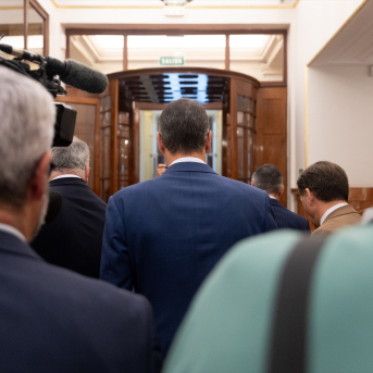 Pedro Sánchez sale del Congreso de los Diputados