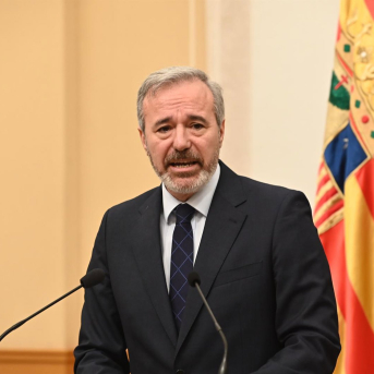 El presidente de Aragón, Jorge Azcón, durante una rueda de prensa, en el Edificio Pignatelli, a 15 de diciembre de 2025, en Zaragoza, Aragón (España).  Ramón Comet - Europa Press