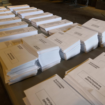 Papeletas y sobres de las elecciones generales EUROPA PRESS