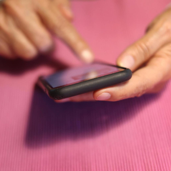 FILED - 02 August 2025, Bavaria, Kaufbeuren: A woman types on an iPhone. Photo: Karl-Josef Hildenbrand/dpa Karl-Josef Hildenbrand/dpa