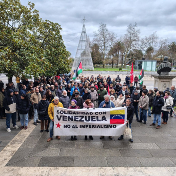 Un centenar de personas se concentra en Santander para "condenar" el ataque de EEUU a Venezuela EUROPA PRESS