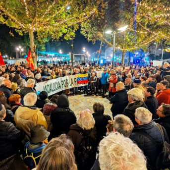 Concentración en Sevilla contra la "agresión" de Estados Unidos a Venezuela PODEMOS ANDALUCIA