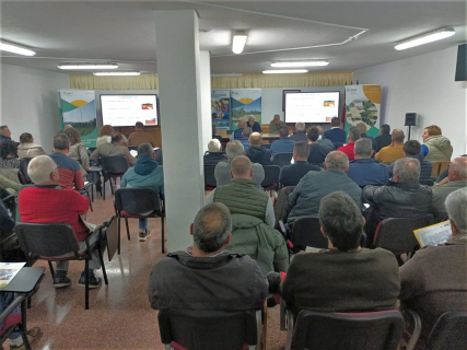 El Gobierno regional impulsa la formación de más de 6.000 trabajadores del sector agrario