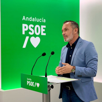 Rafael Recio en rueda de prensa PSOE