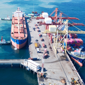 Puerto logístico EVERWOOD CAPITAL