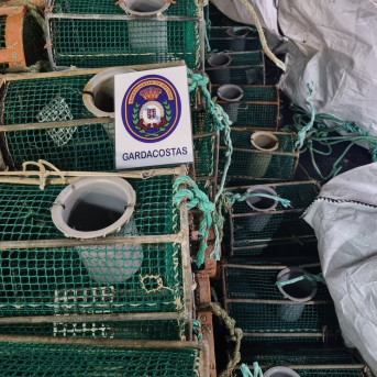 Gardacostas de Galicia cierra 2025 con casi 10.000 inspecciones y más de 27.000 kilos decomisados Gardacostas de Galicia cierra 2025 con casi 10.000 inspecciones y más de 27.000 kilos decomisados