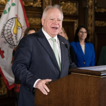 El gobernador de Minnesota, Tim Walz GOBERNACIÓN DE MINNESOTA El gobernador de Minnesota, Tim Walz GOBERNACIÓN DE MINNESOTA