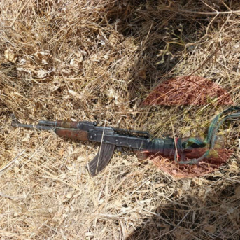 Un fusil de asalto hallado por las fuerzas nigerianas en una intervención antiterrorista en el estado de Borno EJÉRCITO DE NIGERIA EN X Un fusil de asalto hallado por las fuerzas nigerianas en una intervención antiterrorista en el estado de Borno EJÉRCITO DE NIGERIA EN X