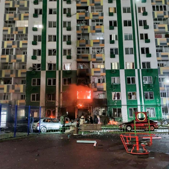 Imagen de un edificio de apartamentos alcanzado por un dron ucraniano que cayó tras ser derribado por los sistemas de defensa rusos en la ciudad rusa de Tver Europa Press/Contacto/Dmitry Boikov Imagen de un edificio de apartamentos alcanzado por un dron ucraniano que cayó tras ser derribado por los sistemas de defensa rusos en la ciudad rusa de Tver Europa Press/Contacto/Dmitry Boikov