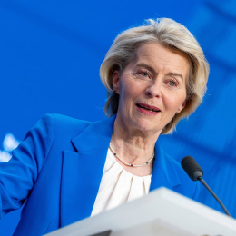 19 de diciembre de 2025, Bélgica, Bruselas: la presidenta de la Comisión Europea, Ursula von der Leyen, habla durante la rueda de prensa posterior a la cumbre de la UE en Bruselas. Foto: Michael Kappeler/dpa Michael Kappeler/dpa
