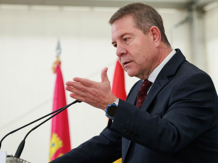 El presidente de Castilla-La Mancha, Emiliano García-Page, inaugura, en Villanueva de Alcardete (Toledo), la nueva Estación Depuradora de Aguas Residuales (EDAR). JCCM/DAVID ESTEBAN GONZALEZ