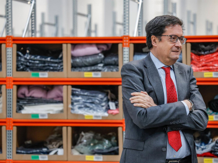 El ministro para la Transformación Digital y de la Función Pública, Óscar López, visita las instalaciones de una compañía en Mirande de Ebro (Burgos) TOMÁS ALONSO - EUROPA PRESS