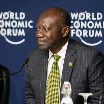 Imagen de archivo del ministro de Finanzas de Ghana, Ken Ofori Atta, en Davos, Suiza Sikarin Fon Thanachaiary/World E / DPA