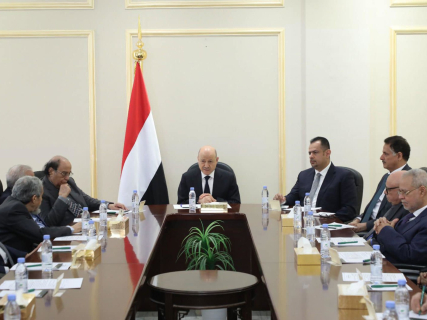 El presidente del Consejo Presidencial de Liderazgo de Yemen, Rashad al Alimi, en una reunión con una delegación de Arabia Saudí en Riad Europa Press/Contacto/Yemeni Press Office APA Imag