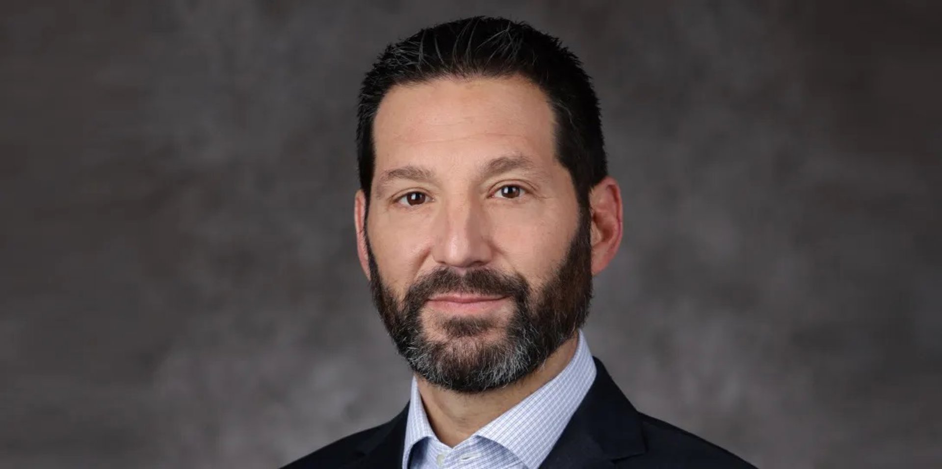 Josh Weinstein, CEO de Carnival, sucede a Jason Liberty como presidente del comité ejecutivo global de CLIA. CLIA Josh Weinstein, CEO de Carnival, sucede a Jason Liberty como presidente del comité ejecutivo global de CLIA. CLIA