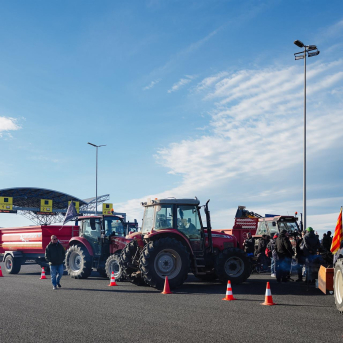 El Port de Tarragona pierde casi siete de cada diez camiones por las protestas de agricultores