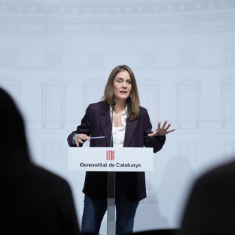 La presidenta de los Comuns en el Parlament, Jéssica Albiach, en una rueda de prensa en el Palau de la Generalitat, tras reunirse con el presidente, Salvador Illa, tras el acuerdo para la financiación autonómica DAVID ZORRAKINO - EUROPA PRESS