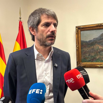El portavoz de Sumar y ministro de Cultura, Ernest Urtasun, en declaraciones a periodistas en la Delegación del Gobierno en Catalunya, en Barcelona EUROPA PRESS