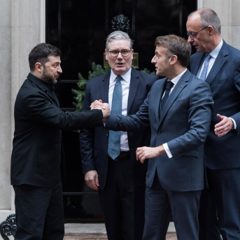 Volodimir Zelenski, Keir Starmer, Emmanuel Macron, y Friedrich Merz reunidos en Londres a  8 de diciembre de 2025  Europa Press/Contacto/Wiktor Szymanowicz