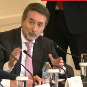 El consejero delegado de Repsol, Josu Jon Imaz, en la reunión con el presidente de los Estados Unidos, Donald Trump CASA BLANCA