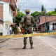 La Policía y el Ejército colombianos intervienen tras un ataque con granadas contra una comisaría de policía en Poterito, Jamundí, Colombia, en mayo de 2024 Europa Press/Contacto/Sebastian Marmolejo