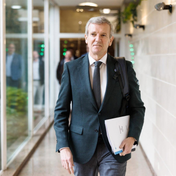 Rueda, en los pasillos de San Caetano antes del Consello. DAVID CABEZÓN @ XUNTA