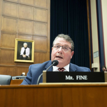 El representante republicano por Florida Randy Fine en una sesión parlamentaria Europa Press/Contacto/Michael Brochstein