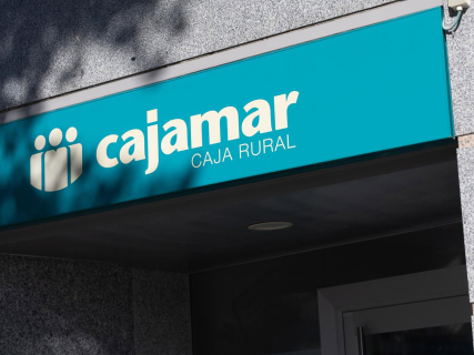 Exterior de una oficina bancaria de Cajamar, a 20 de noviembre de 2025, en Madrid (España).  Eduardo Parra - Europa Press