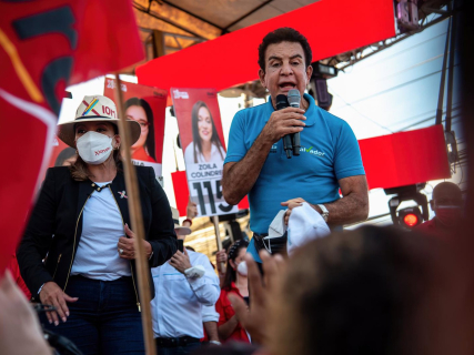 Salvador Nasralla, candidato del Partido Liberal de Honduras, en un acto electoral. Europa Press/Contacto/Seth Sidney Berry