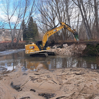 La CHD inicia el derribo de la presa histórica de Puente Mesa en Cabezuela por abandono y riesgo para la población