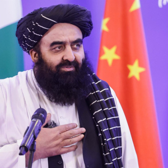 El ministro de Exteriores de Afganistán, Amir Jan Muttaqi, en una reunión internacional en Rusia. Europa Press/Contacto/Mikhail Sinitsyn