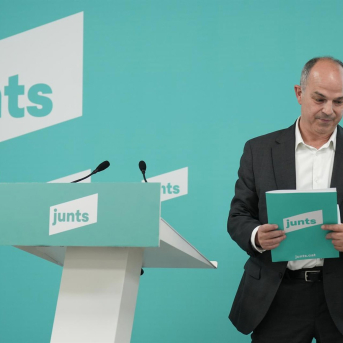 El secretario general de Junts, Jordi Turull, ofrece una rueda de prensa para valorar la sentencia favorable del Tribunal Constitucional a la Ley de Amnistía, a 26 de junio de 2025, en Barcelona (España).  David Zorrakino - Europa Press