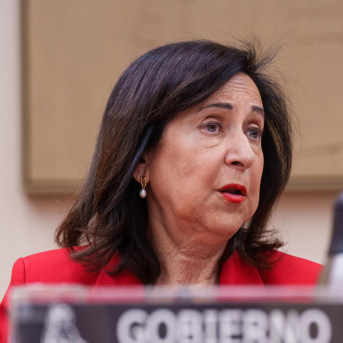 La ministra de Defensa, Margarita Robles, comparece en la Comisión de Defensa, en el Congreso. Matias Chiofalo - Europa Press