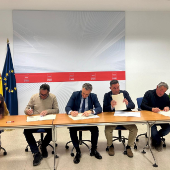 Madrid sella un acuerdo con agricultores y ganaderos para defender el sector tras el pacto UE-Mercosur