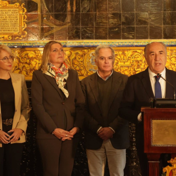 El alcalde de Algeciras (Cádiz), José Ignacio Landaluce, en una rueda de prensa tras archivarse la denuncia del PSOE en su contra NONO RICO/EUROPA PRESS El alcalde de Algeciras (Cádiz), José Ignacio Landaluce, en una rueda de prensa tras archivarse la denuncia del PSOE en su contra NONO RICO/EUROPA PRESS