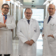 De izquierda a derecha, los doctores Diego Candelmi, Carlos Centeno y Mariano Ponz-Sarvisé. LA CLÍNICA UNIVERSIDAD DE NAVARRA (CUN)