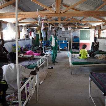 Sala de hospitalización del hospital de MSF en Lankien, estado de Jonglei, en Sudán del Sur NASIR GHAFOOR/MSF