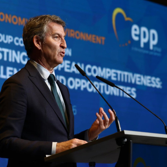 Feijóo interviene en un foro organizado por el PP de la UE. EP/CLAUDIA ALBA