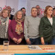 La  diputada Covadonga Tomé con miembros de Somos Asturies. EUROPA PRESS