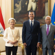 El presidente de Paraguay, Santiago Peña, recibe a Ursula von der Leyen y a António Costa antes de la firma del tratad UE/Mercosur SANTIAGO PEÑA / X