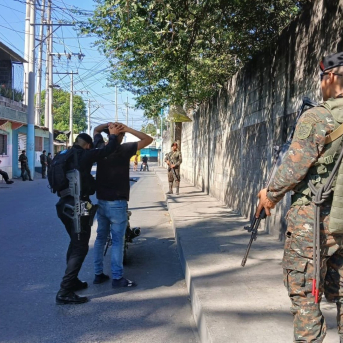 Agentes de la Policía Nacional Civil y del Ejército de Guatemala desarrollan patrullas conjuntas tras la declaración del estado de sitio en todo el país GOBIERNO DE GUATEMALA EN X